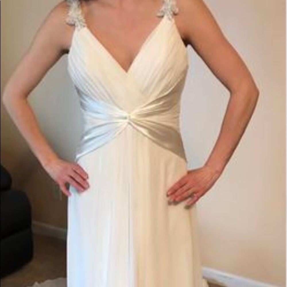 NWT Wedding gown David's Bridal New w/tags size 4 - Picture 2 of 7